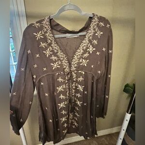 Long sleeve dress. Olive green and cream.